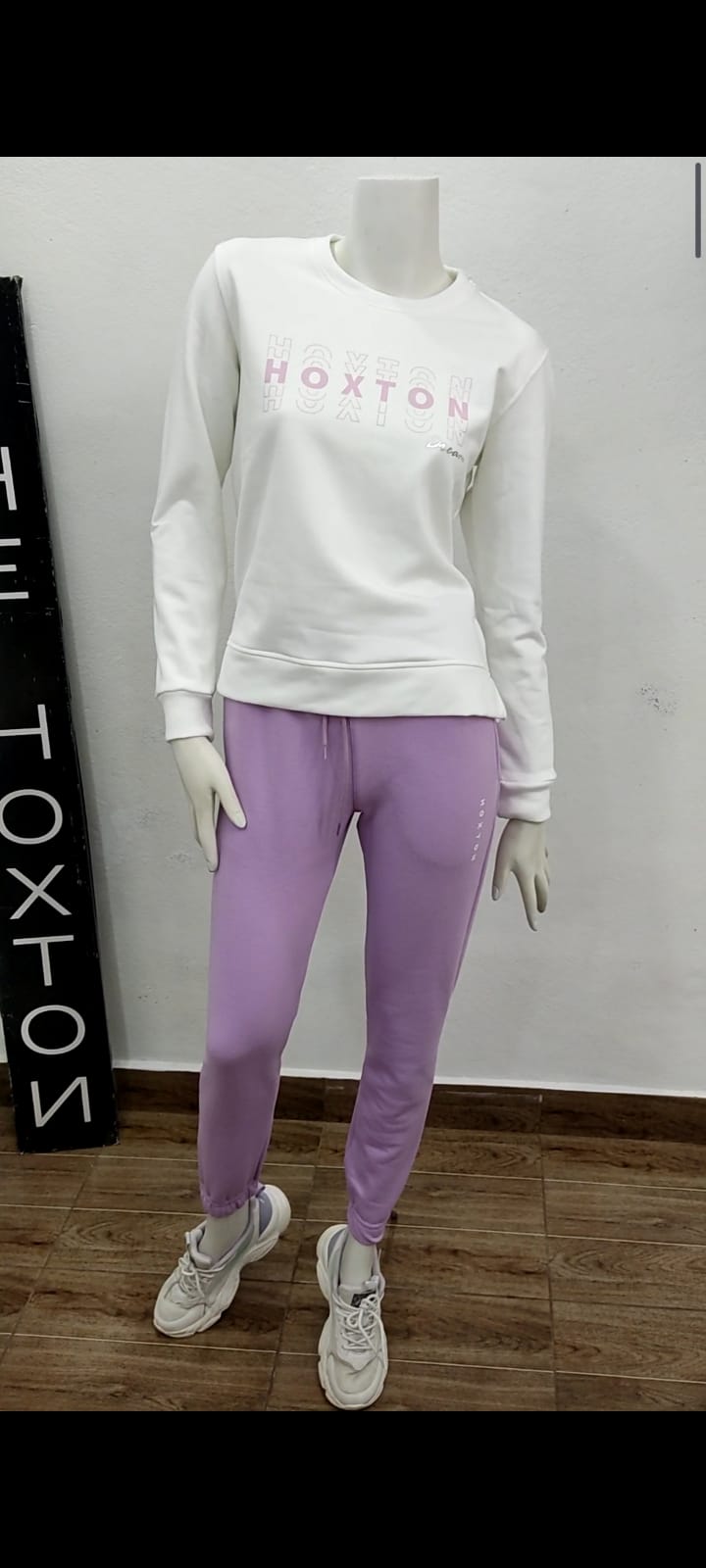 Conjunto deportivo combinación de colores - Image 3